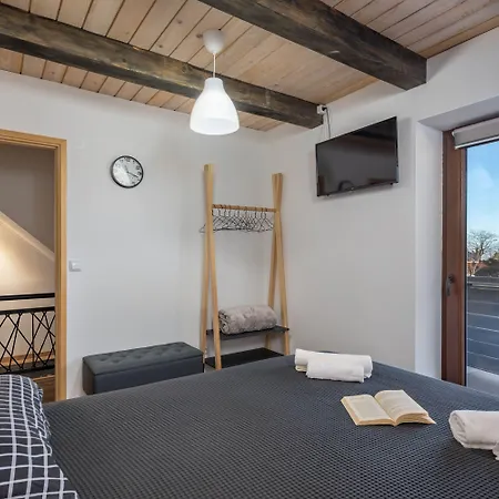 Countyside Charm Nest With Pool - Happy Daire Rakotule