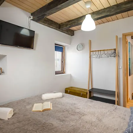 Countyside Charm Nest With Pool - Happy Daire